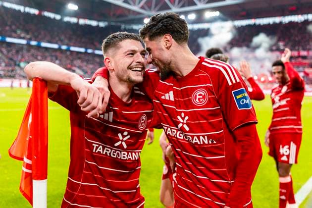 2 Soccer Bundesliga Fortuna Düsseldorf SpVgg Greuther Fürth, 20 12 2025 DUESSELDORF, GERMANY DECEMBER 20 Florent Muslija Fortuna Düsseldorf, 24 and Anouar El Azzouzi Fortuna Düsseldorf, 8 during the Bundesliga match 2 Soccer Bundesliga Fortuna Düsseldorf SpVgg Greuther Fürth at MERKUR SPIEL ARENA on matchday 17 of 2 Bundesliga December 20, 2025 in Duesseldorf, Germany Copyright: xBEAUTIFULxSPORTS KennyxBeelex