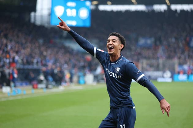 Goal celebration to 2 1 for VfL Bochum by Francis Onyeka VfL Bochum GER, VfL Bochum vs Karlsruher SC, Soccer, 2 Liga, Matchday 17, Season 2025 2026, 20 12 2025 DFL REGULATES PROHIBIT ANY USE OF PHOTOGRAPHS AS IMAGE SEQUENCES AND OR QUASI VIDEO GER, VfL Bochum v Karlsruher SC, Football, 2 Liga, Matchday 17, Season 2025 2026, 20 12 2025 Bochum Copyright: xEibner-Pressefoto FrankxZeisingx EP_FZG