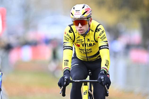 Belgian Wout van Aert pictured during the men s elite race of the World Cup cyclocross cycling event in Antwerp on Saturday 20 December 2025, the fifth stage (out of 12) of the UCI World Cup competition. JASPERxJACOBS  x150337323x