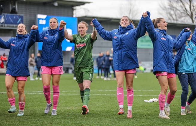 GER, Hoffenheim, TSG Hoffenheim vs Carl Zeiss Jena, Google Pixel Womens Bundesliga, Football, DFB, Season 2025 2026, Dietmar Hopp Stadium, 14 Matchday in picture TSG Hoffenheim Women are happy about the victory after the match against Jena, Victory by goals 5 1 DFB DFL REGULATIONS PROHIBIT ANY USE OF PHOTOGRAPHS AS IMAGE SEQUENCES AND OR QUASI VIDEO, 20 12 2025 Copyright: HMBxMedia HendrikxHamelau