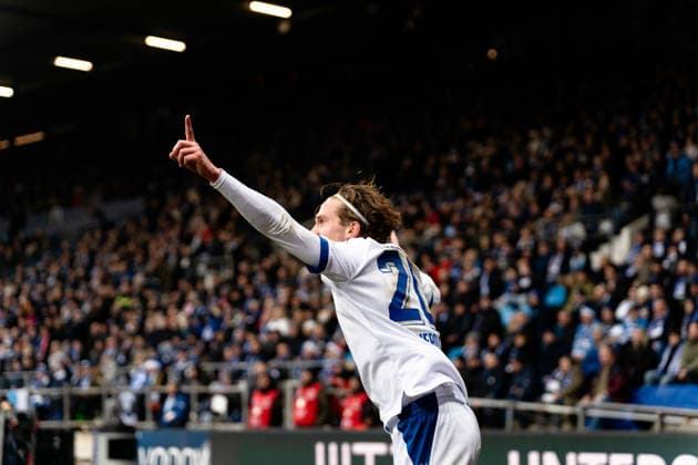 Germany 2 Bundesliga 2025 26, 17 Matchday VfL Bochum vs Karlsruher SC 20 12 2025 Vonovia Ruhrstadion Bochum, North Rhine-Westphalia Goal celebration Joy over goal Goal to 2 2 Copyright: xCelinaxLeiersx