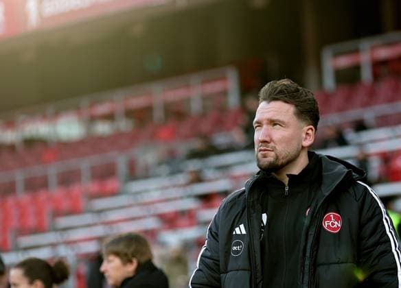 20 12 2025 Soccer Season 2025 2026 1 Womens Soccer Bundesliga 14 Matchday 1 FC Nuremberg FCN Club 1 FC Union Berlin Sportfoto Zink DaMa xdaxmax Thomas Oostendorp Coach 1 FC Nuremberg FCN pensive