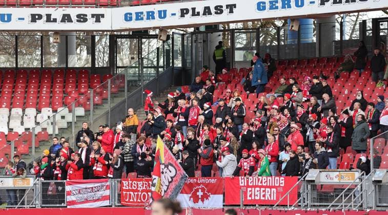 20 12 2025 Soccer Season 2025 2026 1 Womens Soccer Bundesliga 14 Matchday 1 FC Nürnberg FCN Club 1 FC Union Berlin Sportfoto Zink DaMa xdaxmax Spectators Audience Fans of Union Berlin in the guest block