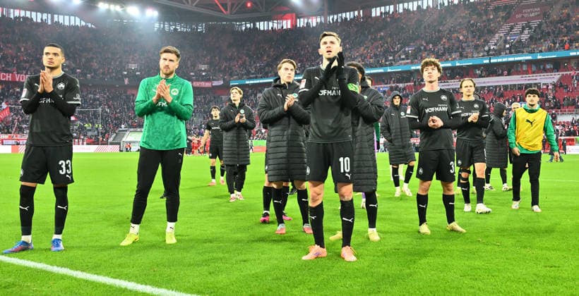 20 12 2025 Soccer Season 2025 2026 2 Soccer Bundesliga 17 Matchday Fortuna Düsseldorf F95 SpVgg Greuther Fürth Kleeblatt Sportfoto Zink xwoxzix DFL regulations prohibit any use of photographs as image sequences and or quasi video only for editorial use uMaximilian Solomon Dietz 33, SpVgg Greuther Fürth Pelle Boevink 26, SpVgg Greuther Fürth Gian Luca Gian Luca Itter 27, SpVgg Greuther Fürth Branimir Hrgota 10, SpVgg Greuther Fürth Raul Marita 38, SpVgg Greuther Fürth disappointed Disappointment after the end of the game