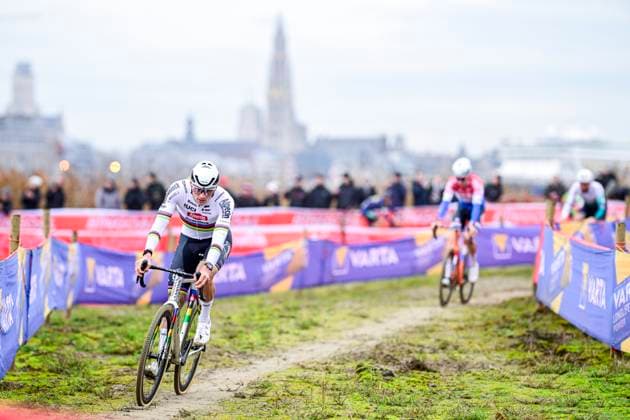UCI Cyclocross World Cup 2025-2026 Antwerpen ANTWERPEN, BELGIUM - DECEMBER 20 : Van der Poel Mathieu of Alpecin - Deceuninck in action during the 5th leg of the Antwerpen UCI Cyclocross World Cup 2025-2026 a cyclocross race for Men Women on December 20, 2025 in Antwerpen, Belgium, 20 12 2025 ( Antwerpen Belgium  Copyright: xPeterxDexVoechtx
