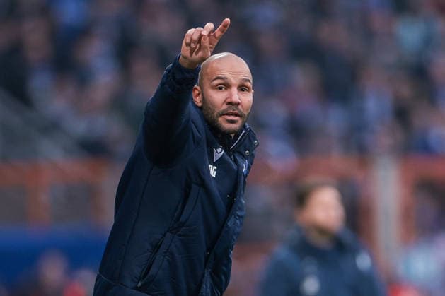 20 12 2025, Football, Season 2025 2026, 2 Bundesliga, 17 Matchday, VfL Bochum 1848 Karlsruher SC, Co Coach Daniel Gordon Karlsruher SC gives instructions, Bochum Vonovia Ruhrstadion NRW Germany xRHR PHOTO DEx Copyright: DennisxEwert RHR-FOTOx RHR-FOTO DE