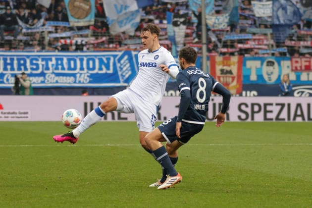 20 12 2025, xgrfx, Soccer 2 Bundesliga, VfL Bochum Karlsruher SC v l Paul Scholl Karlsruher SC , Kjell Wätjen VfL Bochum DFL DFB REGULATIONS PROHIBIT ANY USE OF PHOTOGRAPHS as IMAGE SEQUENCES and or QUASI VIDEO Bochum