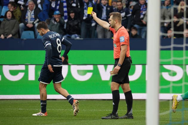 20 12 2025, xgrfx, Soccer 2 Bundesliga, VfL Bochum Karlsruher SC v l Yellow Card, Kjell Wätjen VfL Bochum DFL DFB REGULATIONS PROHIBIT ANY USE OF PHOTOGRAPHS as IMAGE SEQUENCES and or QUASI VIDEO Bochum