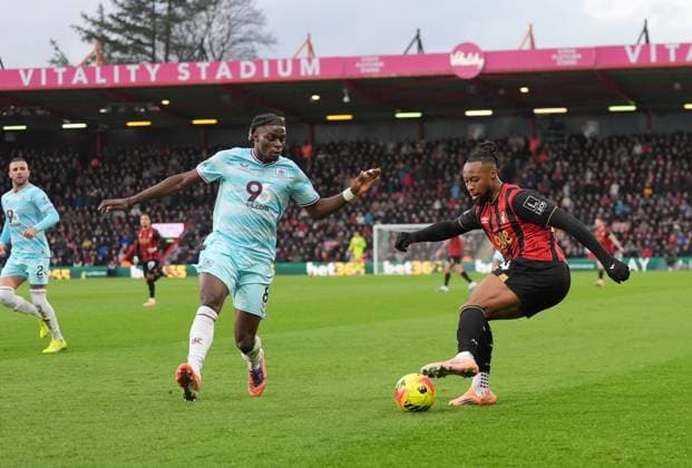 Antoine Semenyo of Bournemouth AFC Bournemouth v Burnley, Premier League, Football, Vitality Stadium, Bournemouth, UK - 20 Dec 2025Bournemouth Vitality Stadium United Kingdom EDITORIAL USE ONLY No use with unauthorised audio, video, data, fixture lists, club league logos or live services. Online in-match use limited to 120 images, no video emulation. No use in betting, games or single club league player publications.  Copyright: xSeanxRyan Shutterstockx 16148920m