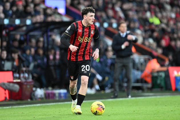 Bournemouth v Burnley, Premier League Alex Jimenez (20) of AFC Bournemouth on the attack during the Premier League match between Bournemouth and Burnley at the Vitality Stadium, Bournemouth, UK on 20 December 2025. Bournemouth Vitality Stadium Dorset UK Editorial use only DataCo restrictions apply See www.football-dataco.com , Copyright: xGrahamxHuntx PSI-23457-0073