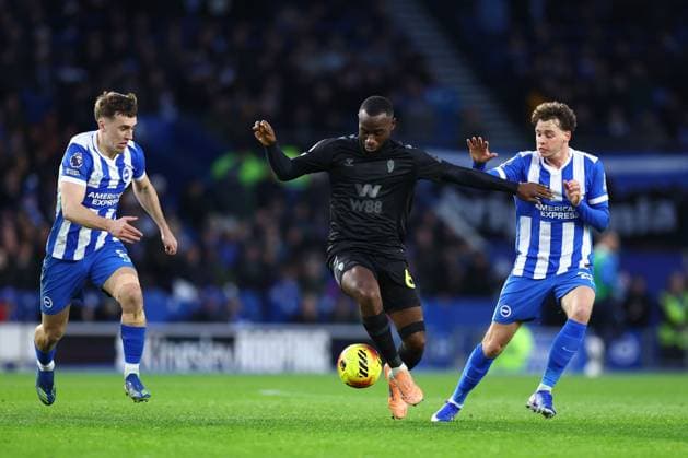 Lutsharel Geertruida of Sunderland chased by Maxim De Cuyper of Brighton & Hove Albion and Brajan Gruda of Brighton & Hove Albion Brighton and Hove Albion v Sunderland, Premier League, Football, American Express Community Stadium, Brighton, UK - 20 Dec 2025Brighton American Express Community Stadi United Kingdom EDITORIAL USE ONLY No use with unauthorised audio, video, data, fixture lists, club league logos or live services. Online in-match use limited to 120 images, no video emulation. No use in betting, games or single club league player publications. Copyright: xSimonxDael Shutterstockx 16148935v