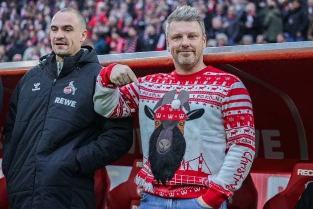 Soccer 1 Bundesliga 15 Matchday 1 FC Köln 1 FC Union Berlin on 20 12 2025 at RheinEnergieStadion in Cologne Lukas Kwasniok Coach Head Coach Cologne in Christmas Sweater DFL regulations prohibit any use of photographs as image sequences and or quasi video xJRx