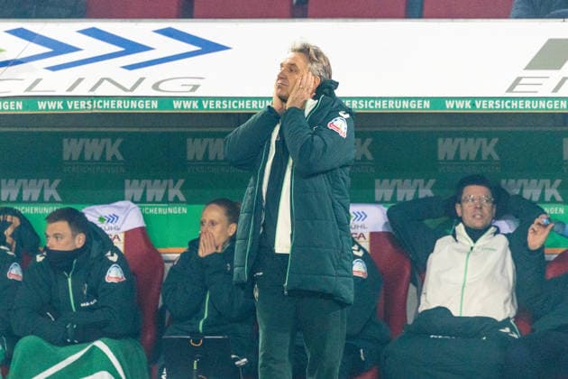 Stunned Bremen coach Horst STEFFEN Soccer Augsburg Bremen 0 0 Soccer Bundesliga, FC Augsburg Werder Bremen, Matchday 15, Season 2025 2026, on 20 12 2025 in Augsburg, W W K A R E N A, Germany Source Copyright Credit Oryk HAIST xFUSSBALL-AUGSBURG-BREMENx