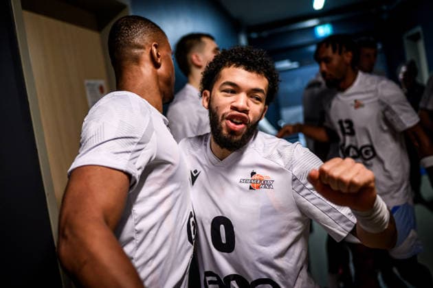 easycredit BBL Basketball Bundesliga 2025 2026 11 Matchday 20 12 2025 Science City Jena vs BMA365 Bamberg Baskets Mitte Tavian Dunn Martin Jena with teammates Sparkassen Arena