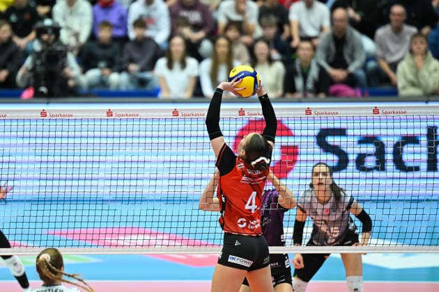 Emma Grome Dresdner SC, 4 Dresdner SC vs Schwarz Weiß Erfurt, 1 Volleyball Bundesliga Damen, Spielzeit 2025 2026, 20 12 2025 Dresdner SC vs Schwarz Weiß Erfurt, 1 Volleyball Bundesliga Damen, Spielzeit 2025 2026, 20 12 2025 Dresden Copyright: xEibner-Pressefoto xHoepnerx EP_PHR