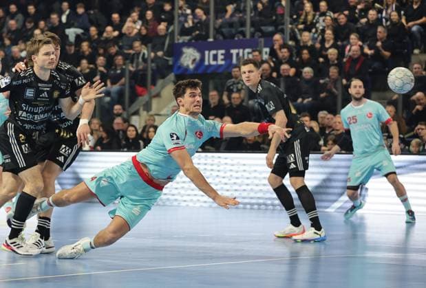 20 12 2025 Handball 1 Bundesliga DAIKIN HBL Season 2025 2026 18 Matchday HC Erlangen Metropolregion Nuremberg HCE MT Melsungen DaMa xdaxmax Nikolaj Enderleit 4, MT Melsungen