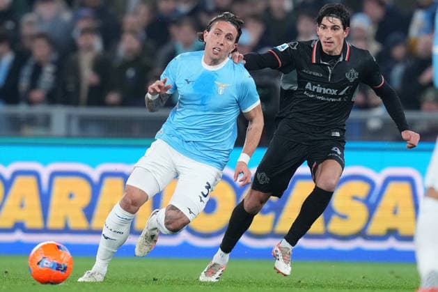 Lazio™s Luca Pellegrini Cremonese s Tommaso Barbieri during the Serie A EniLive soccer match between Lazio and Cremonese at the Rome s Olympic stadium, Italy - Saturday December 20, 2025 - Soccer ( Photo by Alfredo Falcone LaPresse )  Copyright: xAlfredoxFalcone LaPressex