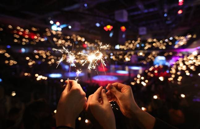 20 12 2025 Handball 1 Bundesliga DAIKIN HBL Season 2025 2026 18 Matchday HC Erlangen Metropolregion Nuremberg HCE MT Melsungen DaMa xdaxmax Symbol image Symbol photo Feature Impression Choreography before the start of the match with sparklers
