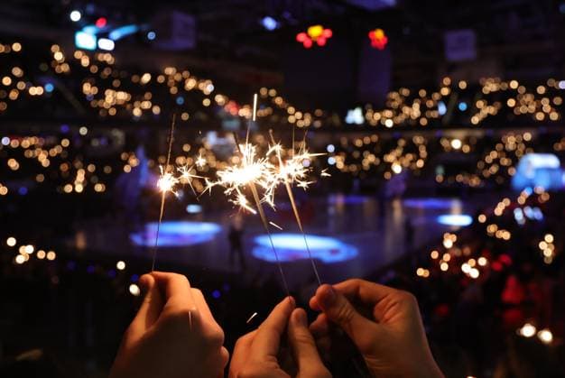 20 12 2025 Handball 1 Bundesliga DAIKIN HBL Season 2025 2026 18 Matchday HC Erlangen Metropolregion Nuremberg HCE MT Melsungen DaMa xdaxmax Symbol image Symbol photo Feature Impression Choreography before the start of the match with sparklers