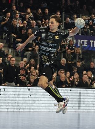 20 12 2025 Handball 1 Bundesliga DAIKIN HBL Season 2025 2026 18 Matchday HC Erlangen Metropolregion Nürnberg HCE MT Melsungen DaMa xdaxmax Tim Gömmel Goemmel 95, HC Erlangen HCE