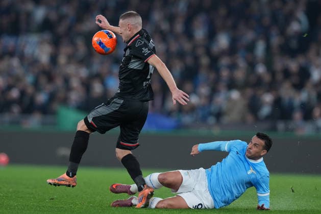 Cremonese s Jamie Vardy Lazio™s Pedro during the Serie A EniLive soccer match between Lazio and Cremonese at the Rome s Olympic stadium, Italy - Saturday December 20, 2025 - Soccer ( Photo by Alfredo Falcone LaPresse )  Copyright: xAlfredoxFalcone LaPressex
