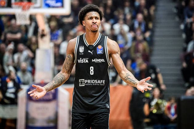 easycredit BBL Basketball Bundesliga 2025 2026 11 Matchday 20 12 2025 Science City Jena vs BMA365 Bamberg Baskets Demarcus Demonia Bamberg , Portrait, tongue out, arms spread Sparkassen Arena