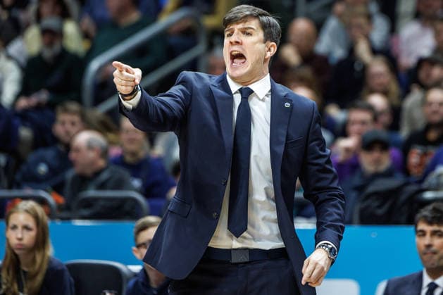 20 12 25, Berlin, Basketball, 1 Bundesliga, easyCredit BBL, Main Round, Matchday 11, Uber Arena ALBA BERLIN ratiopharm Ulm Head Coach Pedro Calles ALBA Berlin gesticulating on the sidelines ALBA BERLIN ratiopharm Ulm