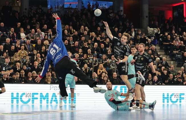 20 12 2025 Handball 1 Bundesliga DAIKIN HBL Season 2025 2026 18 Matchday HC Erlangen Metropolregion Nürnberg HCE MT Melsungen DaMa xdaxmax Laszlo Bartucz 61, MT Melsungen Christopher Bissel 21, HC Erlangen HCE