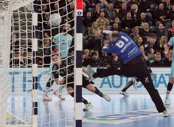 20 12 2025 Handball 1 Bundesliga DAIKIN HBL Season 2025 2026 18 Matchday HC Erlangen Metropolregion Nuremberg HCE MT Melsungen DaMa xdaxmax Viggo Kristjansson 73, HC Erlangen HCE Laszlo Bartucz 61, MT Melsungen
