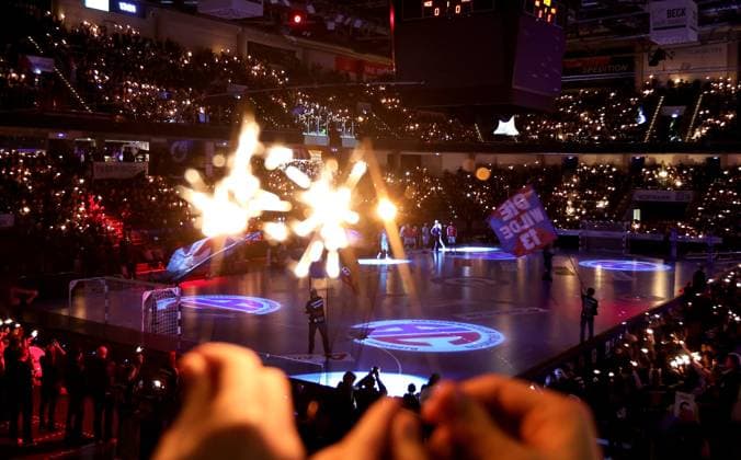 20 12 2025 Handball 1 Bundesliga DAIKIN HBL Season 2025 2026 18 Matchday HC Erlangen Metropolregion Nuremberg HCE MT Melsungen DaMa xdaxmax Symbol image Symbol photo Feature Impression Choreography before the start of the match with sparklers
