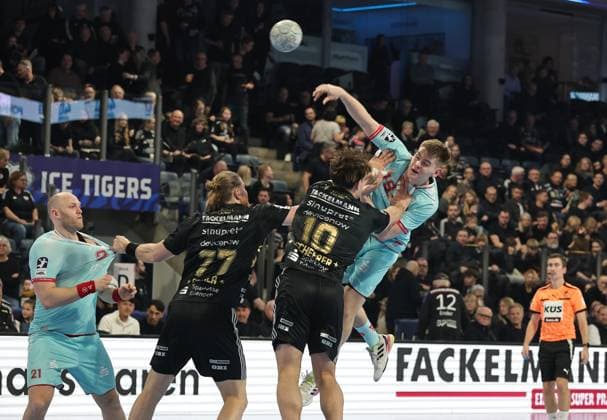 20 12 2025 Handball 1 Bundesliga DAIKIN HBL Season 2025 2026 18 Matchday HC Erlangen Metropolregion Nuremberg HCE MT Melsungen DaMa xdaxmax Reynir Thor Stefansson 19, MT Melsungen