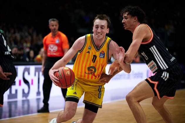 Moses Wood Alba Berlin, 11 , Alec Anigbata Ratiopharm Ulm, 21 , GER, ALBA Berlin vs Ratiopharm Ulm, Basketball Men, easy Credit BBL, Season 2025 2026, 11 Matchday, 20 12 2025 GER, ALBA Berlin vs Ratiopharm Ulm, Basketball Men, easy Credit BBL, Season 2025 2026, 11 Matchday, 20 12 2025 Berlin Copyright: xClaudiusxRauch,xEibner-Pressefotox xClaudiusxRauchx EP_CRH