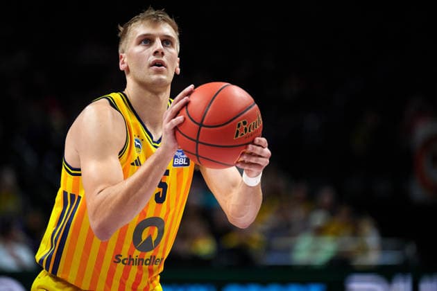 Sam Griesel Alba Berlin, 05 , Free throw, GER, ALBA Berlin vs Ratiopharm Ulm, Basketball Men, easy Credit BBL, Season 2025 2026, 11 Matchday, 20 12 2025 GER, ALBA Berlin vs Ratiopharm Ulm, Basketball Men, easy Credit BBL, Season 2025 2026, 11 Matchday, 20 12 2025 Berlin Copyright: xClaudiusxRauch,xEibner-Pressefotox xClaudiusxRauchx EP_CRH