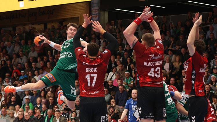 20 12 2025, Germany, Göppingen, Handball DAIKIN HBL, FRISCH AUF Göppingen vs SG Flensburg Handewitt Oskar Sunnefeldt FAG
