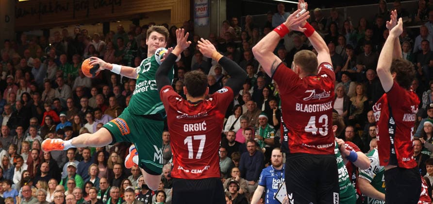 20 12 2025, Germany, Göppingen, Handball DAIKIN HBL, FRISCH AUF Göppingen vs SG Flensburg Handewitt Oskar Sunnefeldt FAG