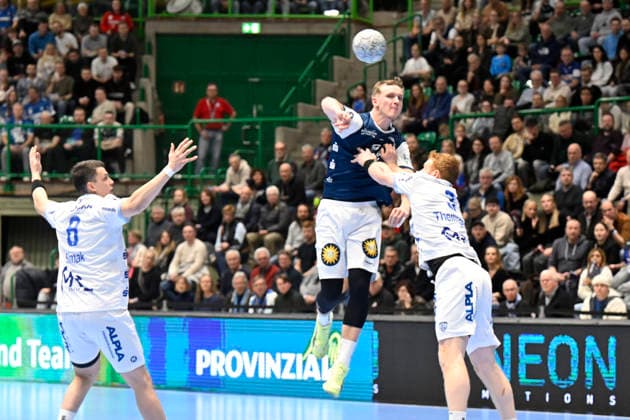 DAIKIN 1 Handball Bundesliga 25 26 18 Matchday Bergischer HC TBV Lemgo Lippe on 20 12 2025 in the Uni Halle in Wuppertal Jump shot from b8 WD