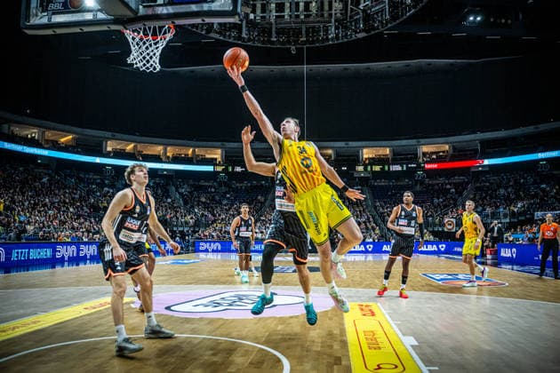 Basketball Berlin 20 12 2025 Season 2025 2026 EasyCredit BBL 1 Bundesliga Men, Men Alba Berlin ratiopharm Ulm Justin Bean Alba Berlin, No 34