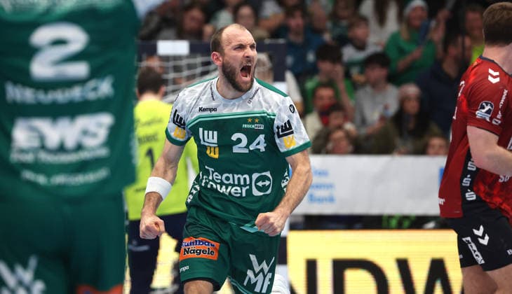 20.12.2025, Deutschland, Göppingen, Handball DAIKIN HBL, FRISCH AUF! Göppingen vs. SG Flensburg-Handewitt: Marcel Schiller (FAG) jubelt, Jubel, schreit, ballt die Faust