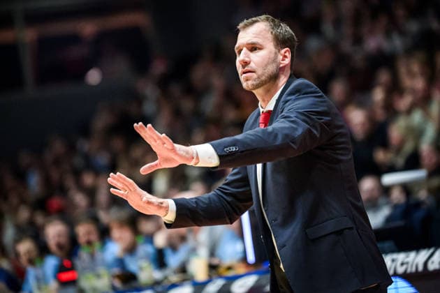 easycredit BBL Basketball Bundesliga 2025 2026 11 Matchday 20 12 2025 Science City Jena vs BMA365 Bamberg Baskets Coach Anton Gavel Bamberg conducts on the sidelines, Portrait Sparkassen Arena