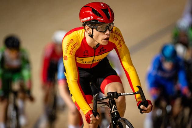 HÄRTING Jadenlee DM Omnium 2025 Frankfurt Oder HÄRTING Jadenlee GER Frankfurter RC 90 Landscape horizontal Landscape Event Event DM Omnium 2025 German Championship Category Category Cycling Track Cycling National Championship Omnium Men U19 Juniors Location Location Europe Germany Brandenburg Märkisch Oderland Frankfurt Oder Oderlandhalle Discipline Omnium Scratch 1 Race Distance 7,5 km Date Date 20 12 2025 Saturday Day 2