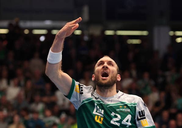 20 12 2025, Germany, Göppingen, Handball DAIKIN HBL, FRISCH AUF Göppingen vs SG Flensburg Handewitt Marcel Schiller FAG disappointed