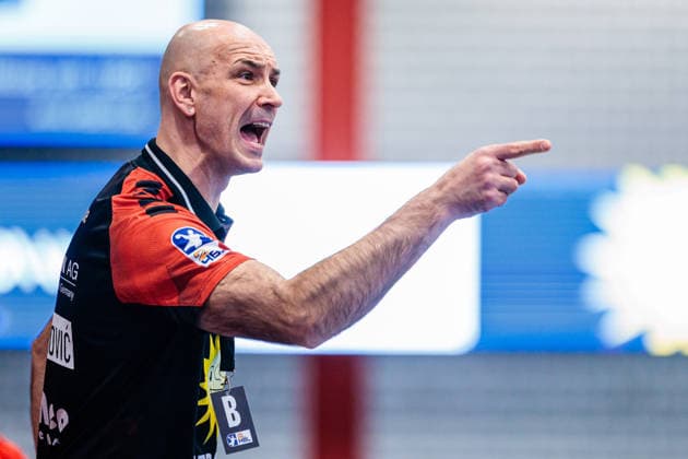 Davor Dominikovic TuS N Luebbecke, Coach gestures GER, TuS N Luebbecke vs HSG Krefeld Niederrhein, Handball, 2 Bundesliga, Matchday 16, Season 2025 2026, 20 12 2025 GER, TuS N Luebbecke vs HSG Krefeld Niederrhein, Handball, 2 Bundesliga, Matchday 16, Season 2025 2026, 20 12 2025 Luebbecke Copyright: xEibner-Pressefoto JanxRollingerx EP_JSK