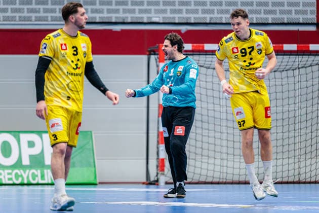 Finn Ruespeler HSG Krefeld Niederrhein, 01 rejoices GER, TuS N Luebbecke vs HSG Krefeld Niederrhein, Handball, 2 Bundesliga, Matchday 16, Season 2025 2026, 20 12 2025 GER, TuS N Luebbecke vs HSG Krefeld Niederrhein, Handball, 2 Bundesliga, Matchday 16, Season 2025 2026, 20 12 2025 Luebbecke Copyright: xEibner-Pressefoto JanxRollingerx EP_JSK