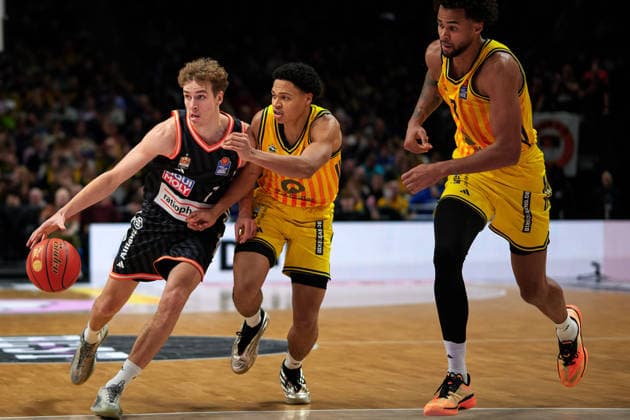 Tobias Jensen Ratiopharm Ulm, 07 , Jack Kayil Alba Berlin, 07 , Norris Agbakoko Alba Berlin, 17 , GER, ALBA Berlin vs Ratiopharm Ulm, Basketball Men, easy Credit BBL, Season 2025 2026, 11 Matchday, 20 12 2025 GER, ALBA Berlin vs Ratiopharm Ulm, Basketball Men, easy Credit BBL, Season 2025 2026, 11 Matchday, 20 12 2025 Berlin Copyright: xClaudiusxRauch,xEibner-Pressefotox xClaudiusxRauchx EP_CRH
