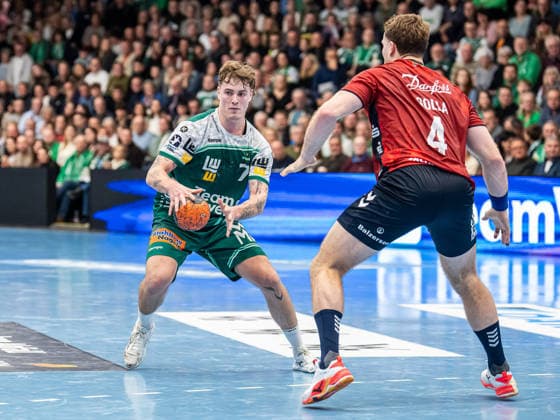 Victor Kloeve Frisch Auf Goeppingen, 07 on the ball, Frisch Auf Goeppingen vs SG Flensburg Handewitt, Handball, 1 Bundesliga, Men, Season 2025 2026, 20 12 2025, Frisch Auf Goeppingen vs SG Flensburg Handewitt, Handball, 1 Bundesliga, Men, Season 2025 2026, 20 12 2025 Goeppingen Copyright: xEibner-Pressefoto MichaelxSchmidx EP_MST