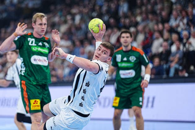 Throw Goal Lucas Laube THW Kiel, 20 GER, THW Kiel vs TSV Hannover Burgdorf, Handball, 1 Bundesliga, Matchday 18, Season 2025 2026, 20 12 2025 GER, THW Kiel vs TSV Hannover Burgdorf, Handball, 1 Bundesliga, Matchday 18, Season 2025 2026, 20 12 2025 Kiel Copyright: xEibner-Pressefoto MarcelxvonxFehrnx EP_MFN