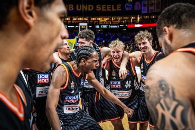 Basketball Berlin 20 12 2025 Season 2025 2026 EasyCredit BBL 1 Bundesliga Men, Men Alba Berlin ratiopharm Ulm Jubel Ulm Mohamed Diakite Ulm, No 05 and others