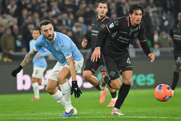 Soccer, serie A Enilive match, SS Lazio v Cremonese Mario Gila of SS Lazio,Tommaso Barbieri of Cremonese during the serie A Enilive match between SS Lazio v Cremonese at olimpico stadium in Rome ,December 20th, 2025 Imago-Images Emmefoto Copyright: xImago-Images Emmefotox