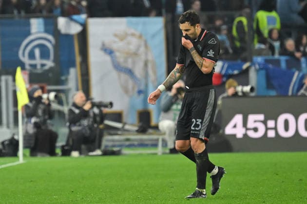 Soccer, serie A Enilive match, SS Lazio v Cremonese Federico Ceccherini of Cremonese leaves the field after the expulsion during the serie A Enilive match between SS Lazio v Cremonese at olimpico stadium in Rome ,December 20th, 2025 Imago-Images Emmefoto Copyright: xImago-Images Emmefotox