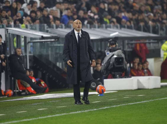 Luciano Spalletti manager of Juventus FC during the Italian Serie A, 2025 26 season, football match between Juventus FC and AS Roma on20 December 2025, at Allianz stadium, Turin, Italy. Photo Nderim KACELI  Copyright: xNderimxKaceli IPAxSportx xipa-agency.netx xx IPA_69357133 IPA_Agency_IPA69357133
